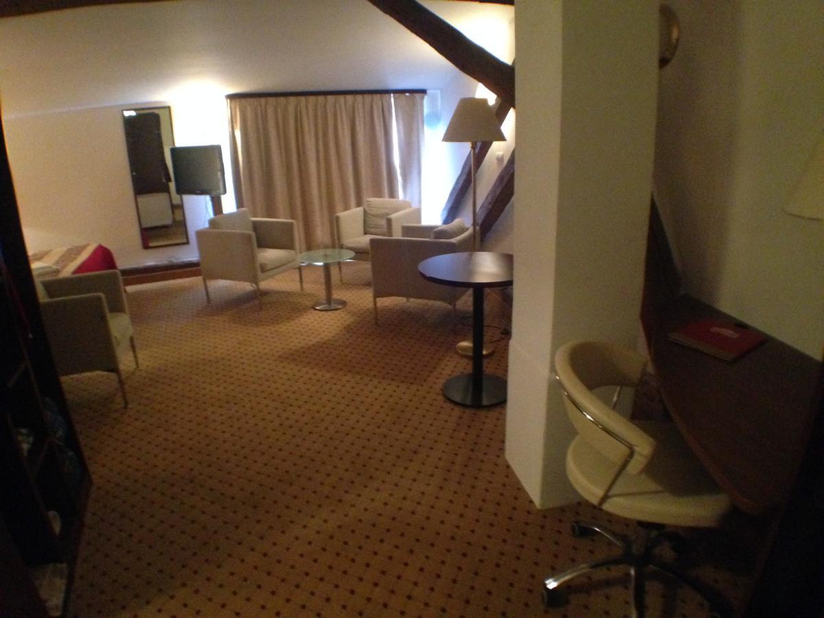 Hotel U Cerneho Orla Kostelec nad Černými Lesy Екстериор снимка
